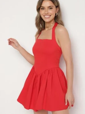 Czerwona Rozkloszowana Sukienka Vices z Paskiem na Szyję Nelimira