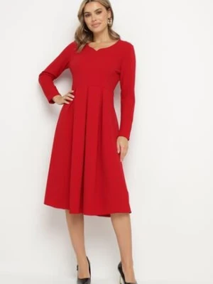 Czerwona Rozkloszowana Sukienka Wieczorowa ze Szpiczastym Dekoltem Temithiel new collection