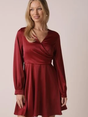 Czerwona Satynowa Sukienka VICES z Bawełny o Kopertowym Kroju Glanita