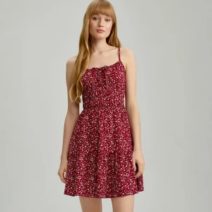 Czerwona sukienka mini w drobne kwiatki na ramiączkach House