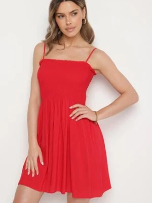 Czerwona Sukienka na Ramiączkach z Marszczonym Dekoltem Krisele defox