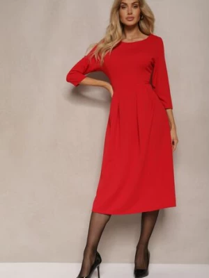 Czerwona Sukienka o Rozkloszowanym Kroju z Ozdobnymi Przeszyciami Reanelis lovery