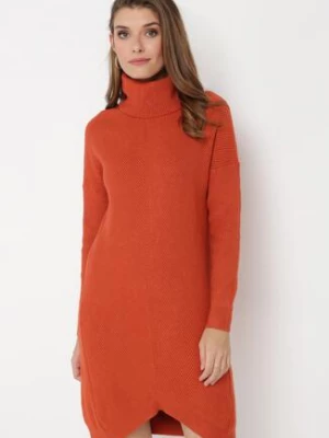 Czerwona Sweterkowa Sukienka z Golfem i Asymetrycznym Dołem Elisane