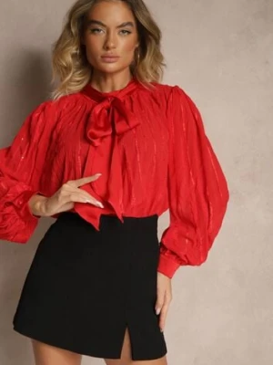 Czerwona Tłoczona Bluzka o Koszulowym Kroju z Ozdobnym Wiązaniem Sepalea elsa.m by may