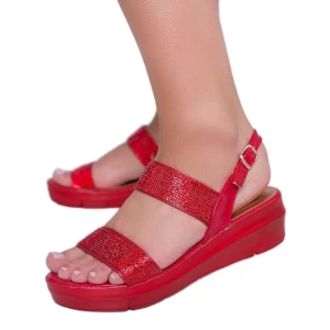 Czerwone sandały na koturnie Sweet Rasp Inna marka