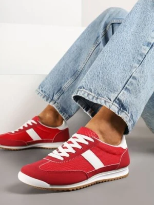 Czerwone Sneakersy Ozdobione Paskiem Cleova