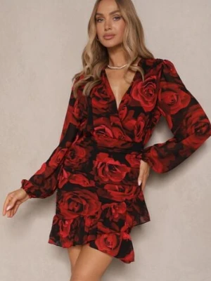 Czerwono-Czarna Marszczona Sukienka o Kopertowym Kroju z Falbankami Zdobiona Wzorem w Róże Cealira retro & icone