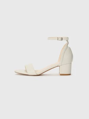 Czółenka Anna Field