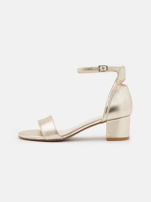 Czółenka Anna Field