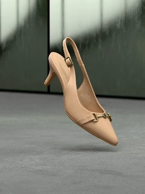 Czółenka Anna Field