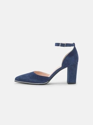 Czółenka Anna Field