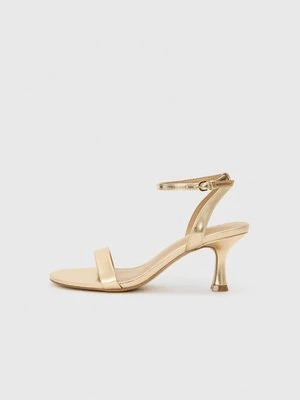 Czółenka Call it Spring