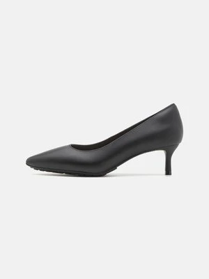 Czółenka Clarks
