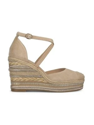 Czółenka na koturnie Alma en Pena