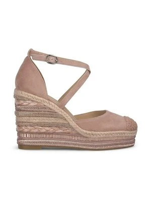 Czółenka na koturnie Alma en Pena