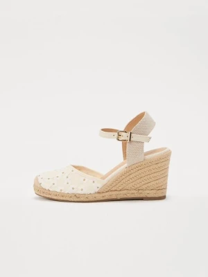 Czółenka na koturnie Anna Field By Zalando beżowy