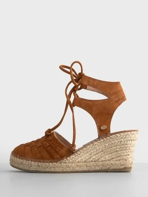 Czółenka na koturnie Fred de la Bretoniere