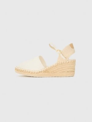 Czółenka na koturnie Gant