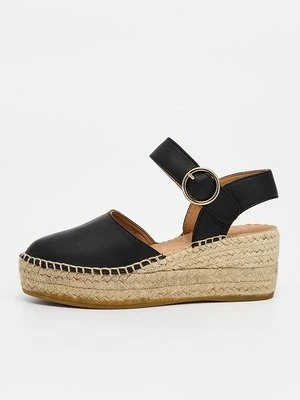 Czółenka na koturnie Kanna