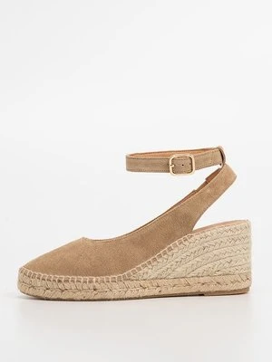 Czółenka na koturnie Kanna