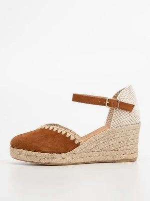 Czółenka na koturnie Kanna