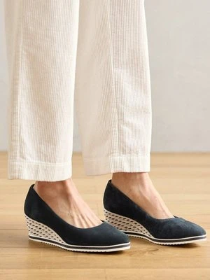 Czółenka na koturnie tamaris