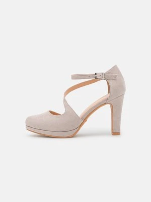 Czółenka na platformie Anna Field