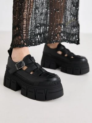 Czółenka na platformie Buffalo