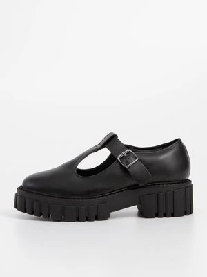 Czółenka na platformie Clarks
