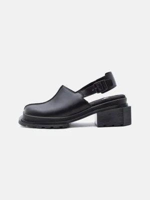 Czółenka na platformie Dr. Martens czarny