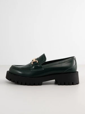 Czółenka na platformie Inuovo