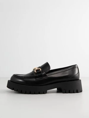 Czółenka na platformie Inuovo