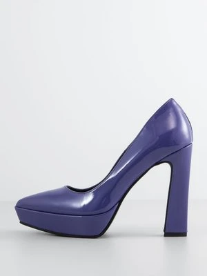 Czółenka na platformie Jonak