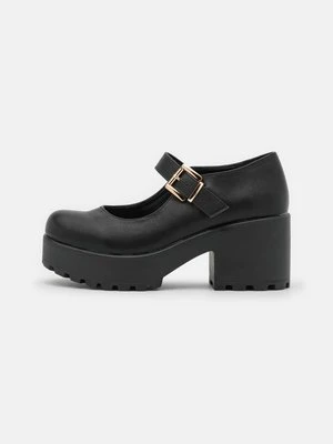 Czółenka na platformie Koi Footwear
