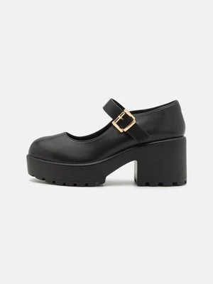 Czółenka na platformie Koi Footwear