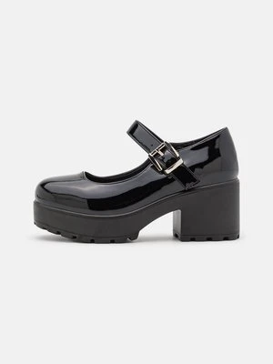 Czółenka na platformie Koi Footwear