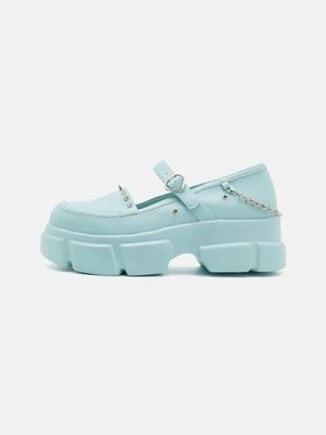 Czółenka na platformie Koi Footwear