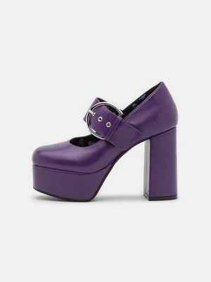 Czółenka na platformie Lamoda