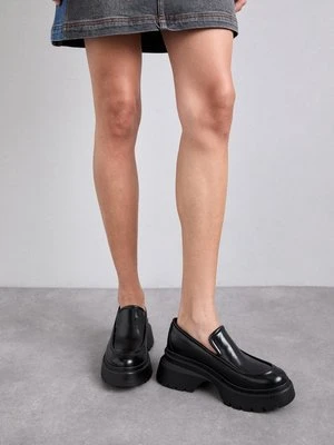 Czółenka na platformie MICHAEL Michael Kors