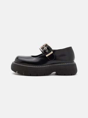 Czółenka na platformie MSGM