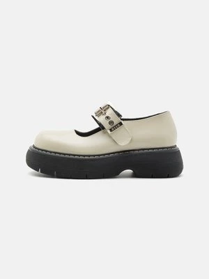 Czółenka na platformie MSGM