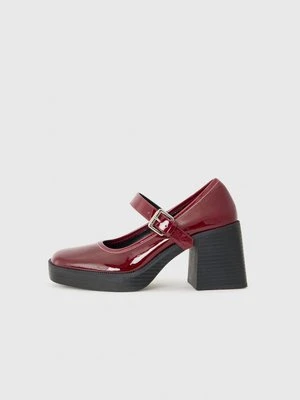 Czółenka na platformie Raid