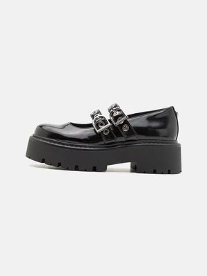 Czółenka na platformie Steve Madden