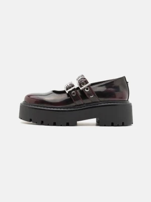 Czółenka na platformie Steve Madden bordowy