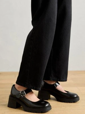 Czółenka na platformie tamaris