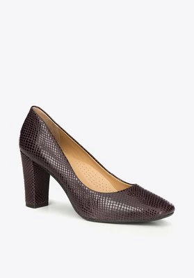 Czółenka skórzane o fakturze lizard Wittchen