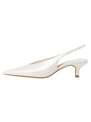 Czółenka Stradivarius