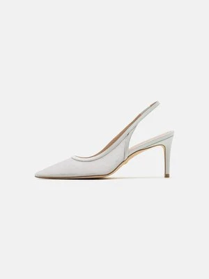 Czółenka Stuart Weitzman