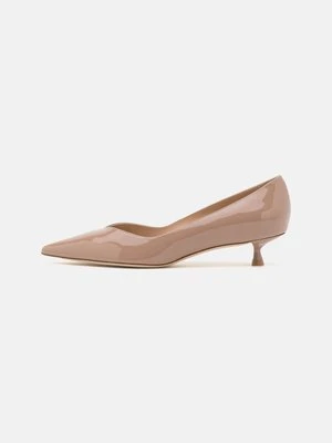 Czółenka Stuart Weitzman