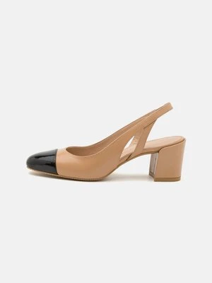 Czółenka Stuart Weitzman